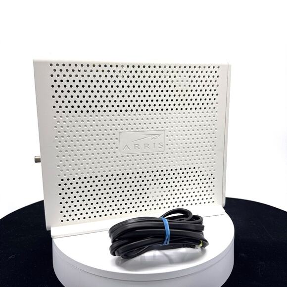 ARRIS SURFboard DOCSIS 3.0 Cable Modem Router - Picture 11 of 16